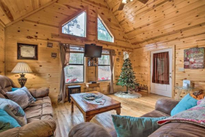 Broken Bow Cabin with Hot Tub and Fire Pit, Near Lake!